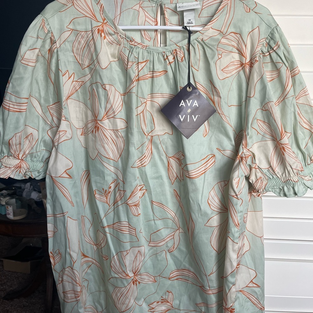 Ava and Viv top. Never worn. Smoke free home.